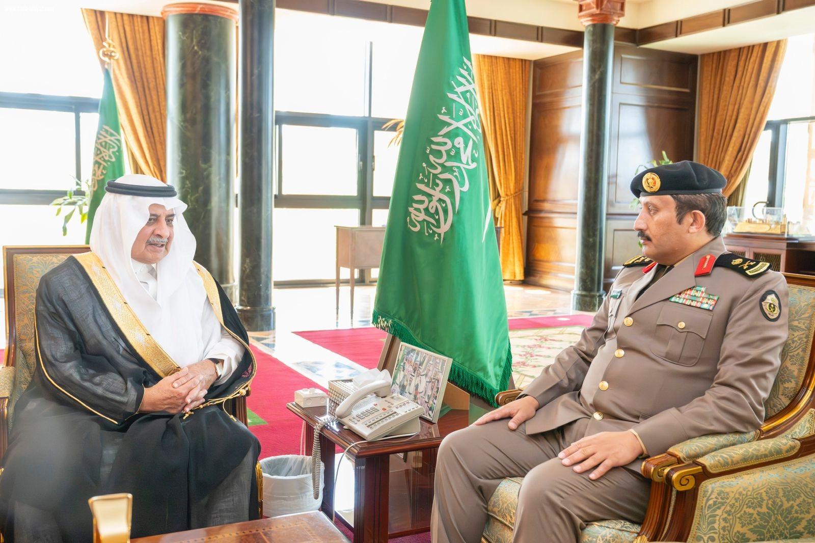 أمير منطقة تبوك يستقبل مدير شرطة المنطقة   