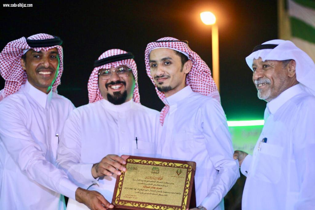 أهالي قامرة يحتفلون باليوم الوطني89 همة حتى القمة