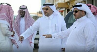 بالصور محافظ الطائف يتفقد مشاريع الطرق في المحافظة