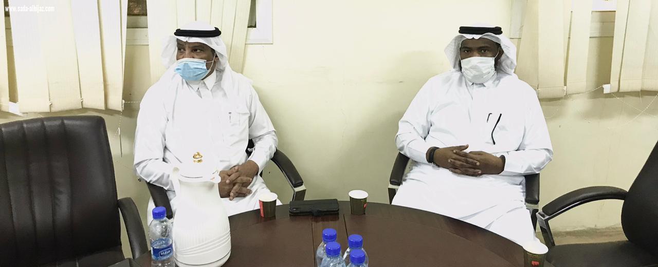 مدير مكتب التعليم ببيش يجتمع بالمشرفين والمشرفات لبحث 6 محاور