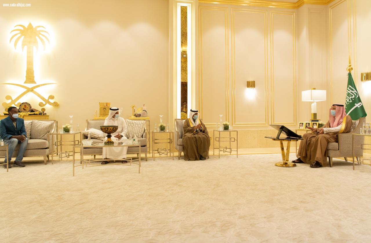 سمو أمير الباحة .. يستقبل رئيس نادي قلوة الرياضي .. ويكرّم بطل اختراق الضاحية الثالث على مستوى المملكة