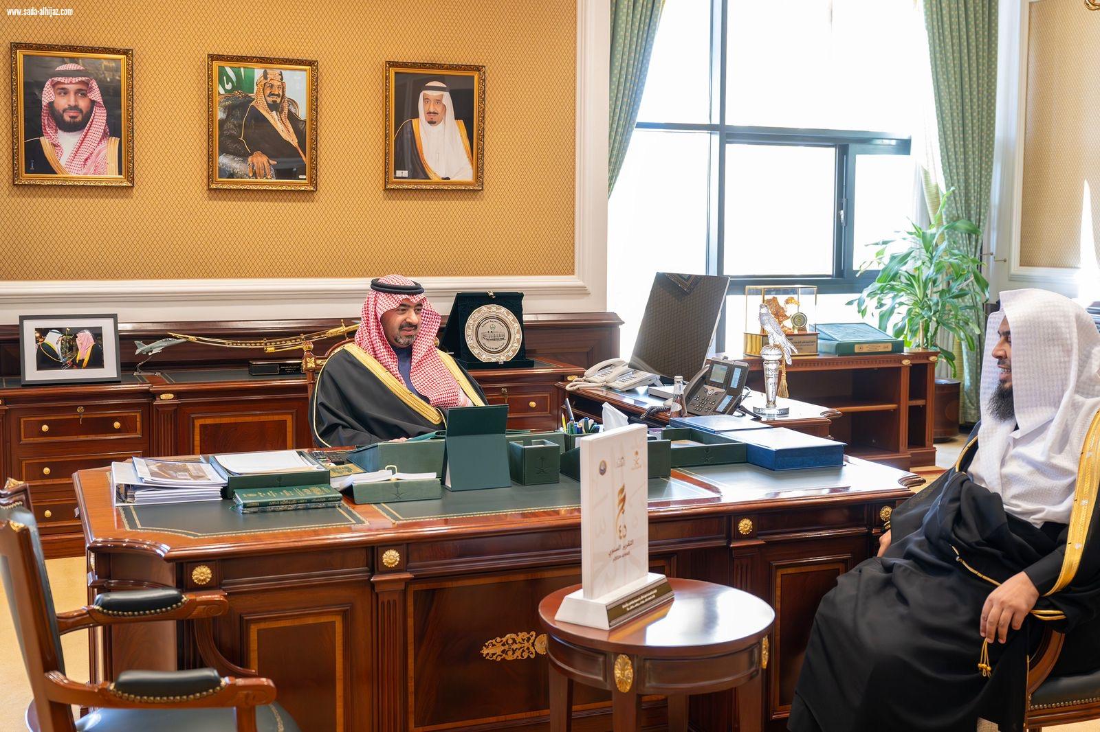 نائب أمير تبوك يتسلم تقرير أعمال الرئاسة العامة لهيئة الأمر بالمعروف والنهي عن المنكر لموسم حج 1445 هـ  