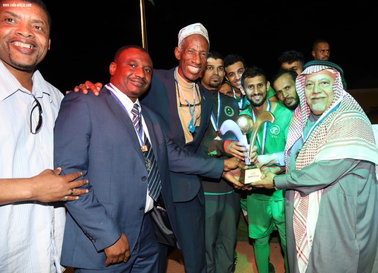 منتخب أبناء الوطن يفوز ببطولة الصداقة للجاليات المقيمة بالمملكة