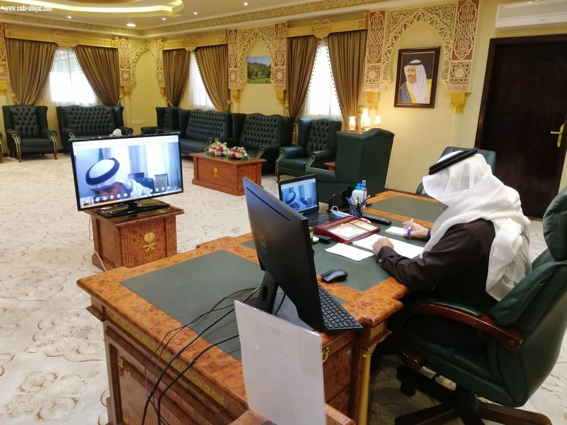 عبر الاتصال المرئي الفائز يترأس اجتماع المجلس المحلي بالمندق