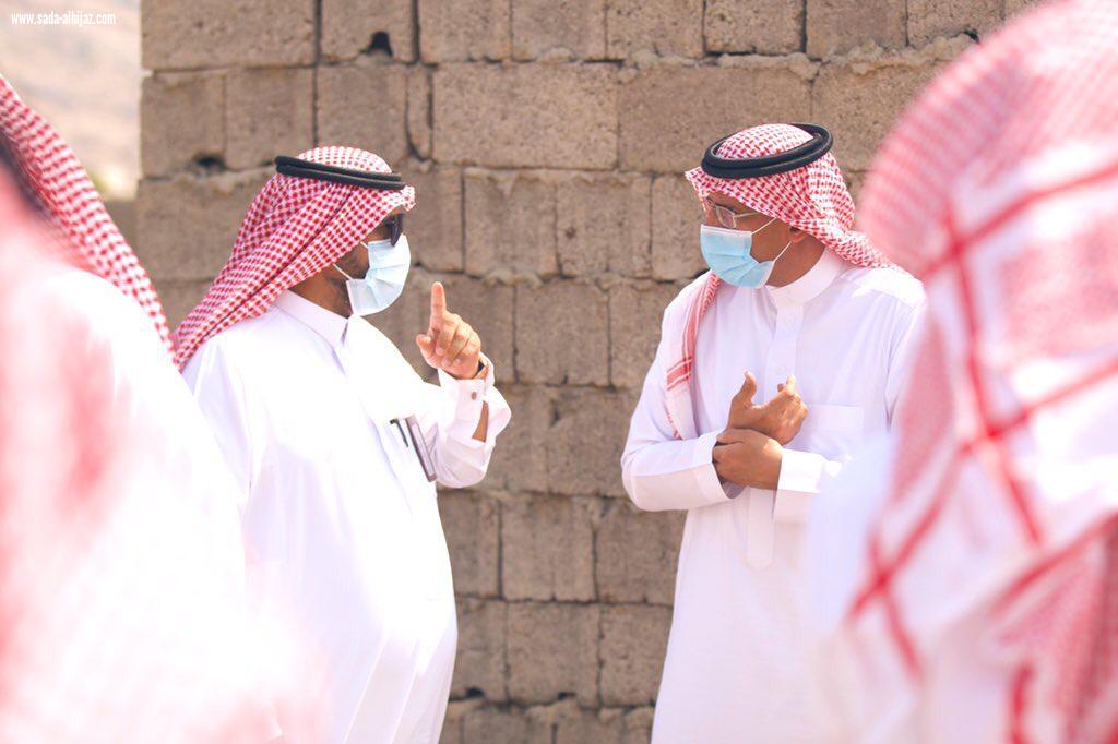 جولة ميدانية لمحافظ الدرب للوقوف على مشاريع الطرق المتعثرة
