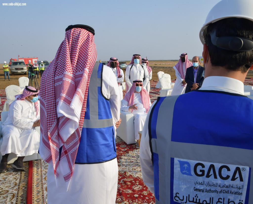سمو أمير منطقة جازان يتفقد سير العمل بمشروع مطار الملك عبدالله بن عبدالعزيز بجازان الجديد .. 
