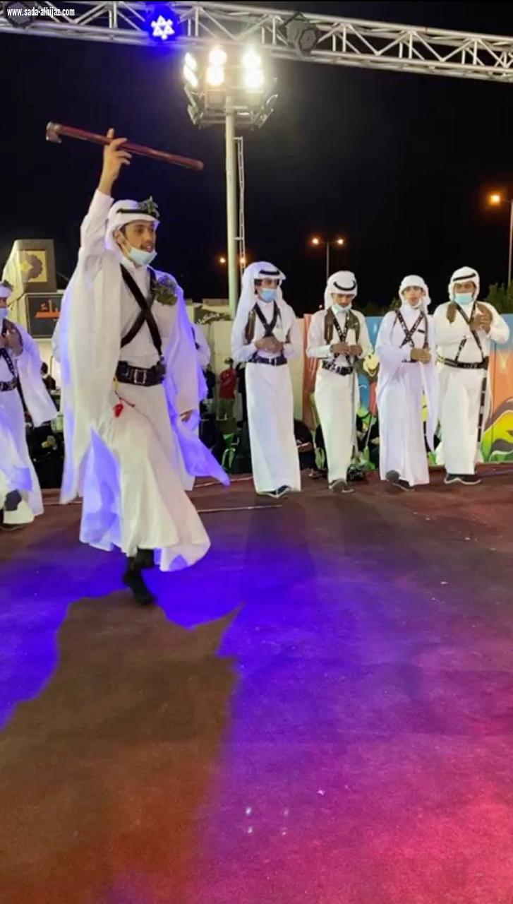 فريق هلا الطائف يقيم فعالية   بخيمة التسوق بالحوية 