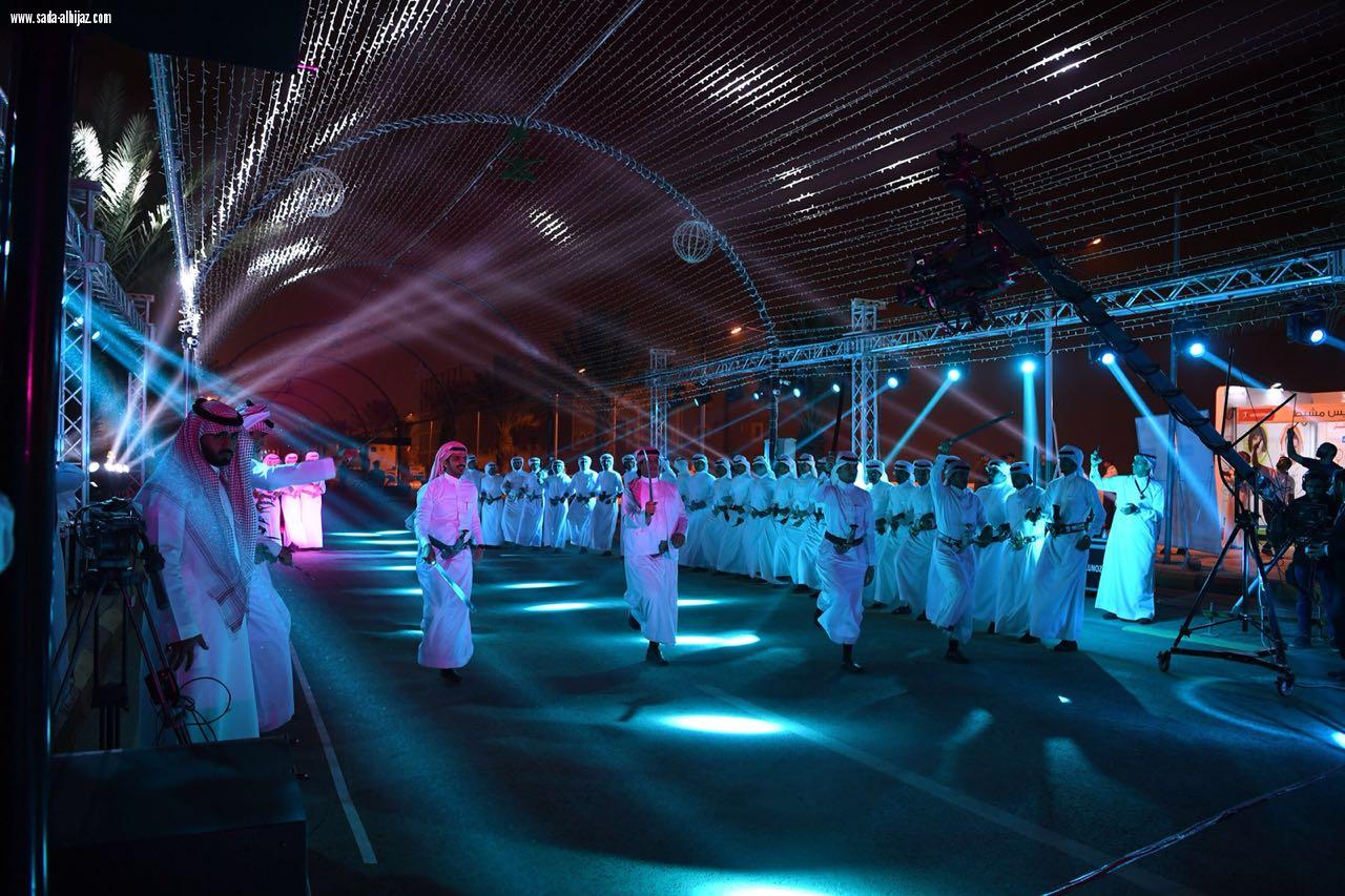 أمير عسير يدشن كرنفال خميس مشيط الضوئي 