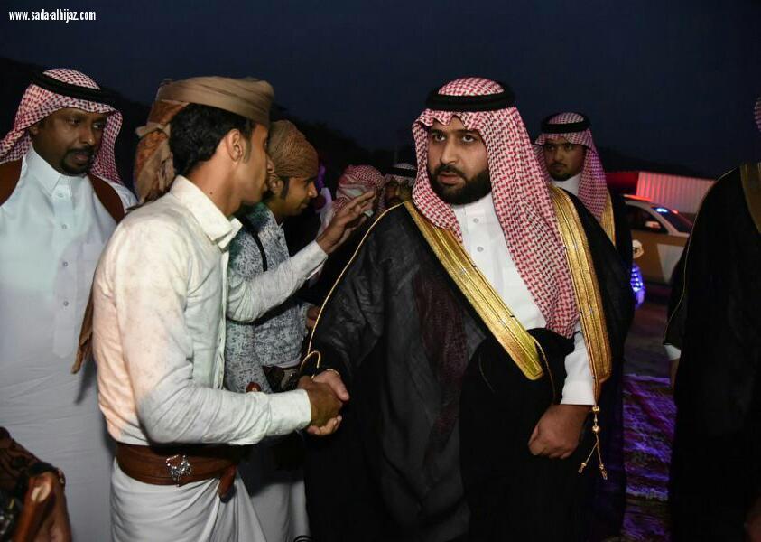 أمير منطقة جازان بالنيابة ينقل تعازي القيادة لذوي شهيد الواجب العريف 