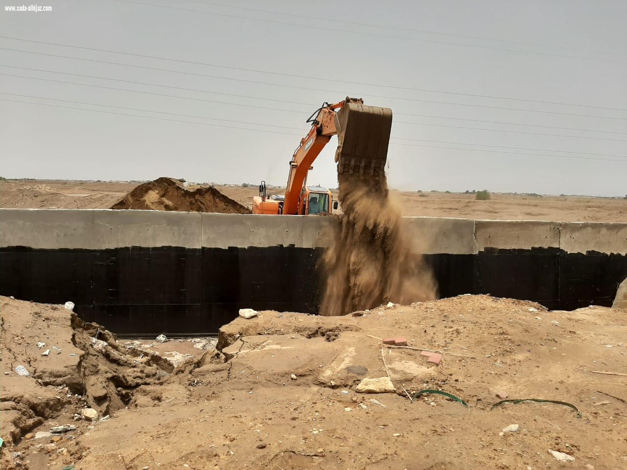 بلدية محافظة الطوال بالحد الجنوبي تستنفر كافة جهودها لمواجهة الأمطار والسيول