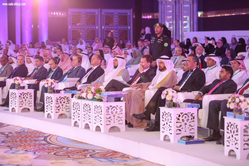 نقل تحيات خادم الحرمين الشريفين للمشاركين في القمة الوزارية الرابعة لسلامة المرضى وزير الصحة يعلن إطلاق تطبيق الاستشارات الطبية للتواصل المرئي