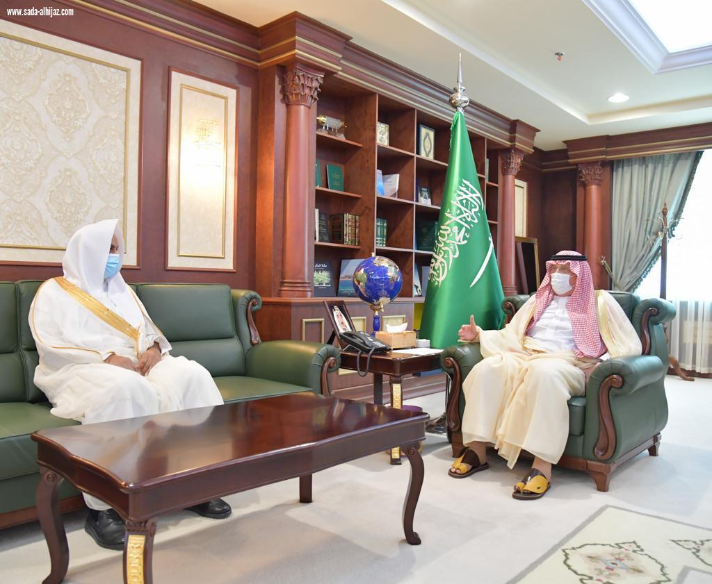 سمو أمير منطقة جازان يدشن برنامج الأسرة والإجازة 