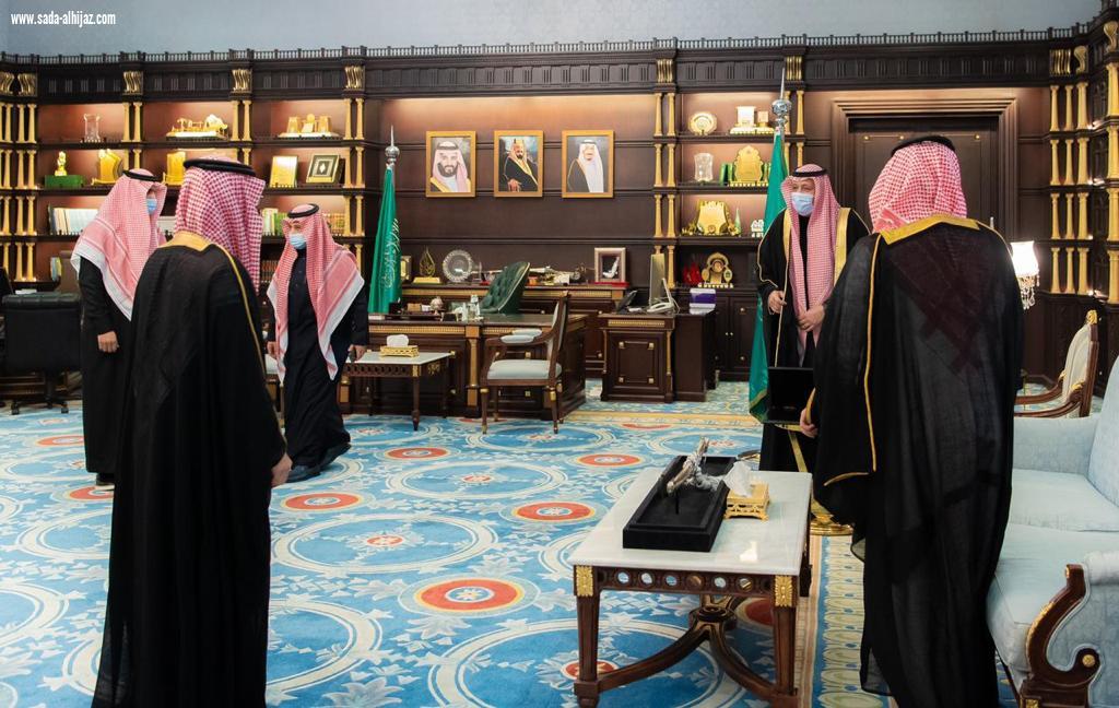 أمير الباحة يستقبل مدير عام هدف ويؤكد أهمية تطوير مهارات وقدرات القوى الوطنية للاستثمار في رأس المال البشري