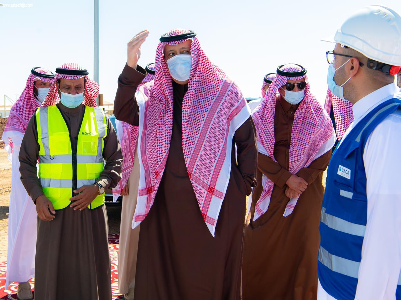  سمو أمير منطقة الباحة يقف على اعمال مشروع تطوير مطار الملك سعود