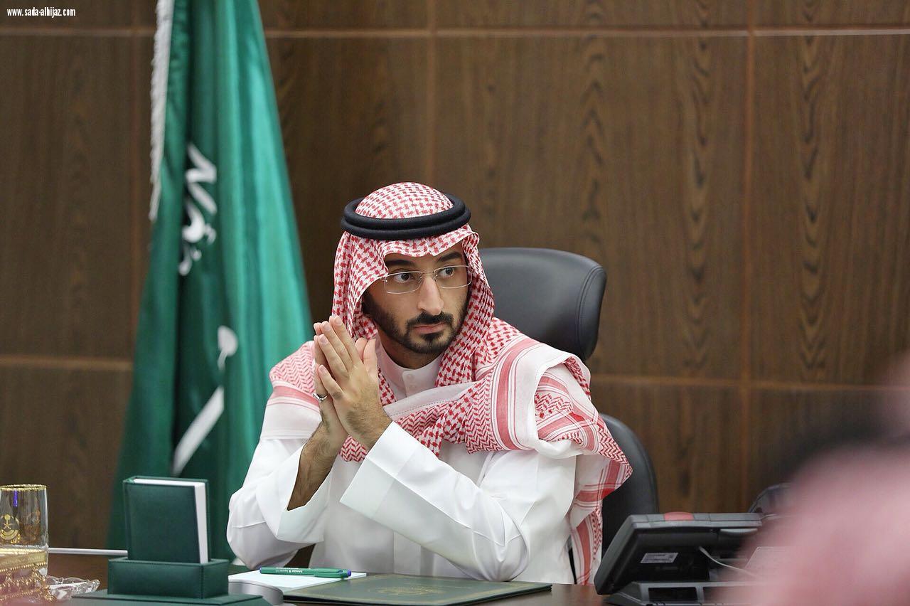 نائب أمير منطقة مكة المكرمة الامير عبدالله بن   بندرعلى آخر مستجدات مشروع تطوير صالة الحج والعمرة بمطار الملك عبدالعزيز  الدولي