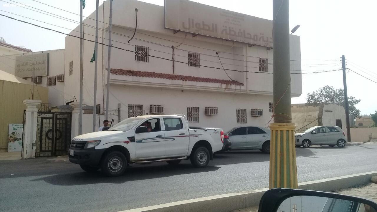 بلدية محافظة الطوال تبدأ بمشروع تحسين وتجميل مداخل ومخارج المحافظة