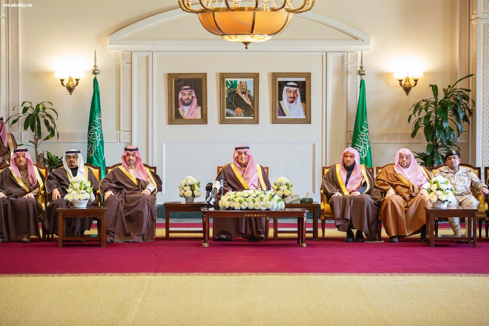 أمير منطقة تبوك يرعى حفل يوم البر السنوي ويكرم الجمعيات الفائزة بجائزة تبوك للعطاء