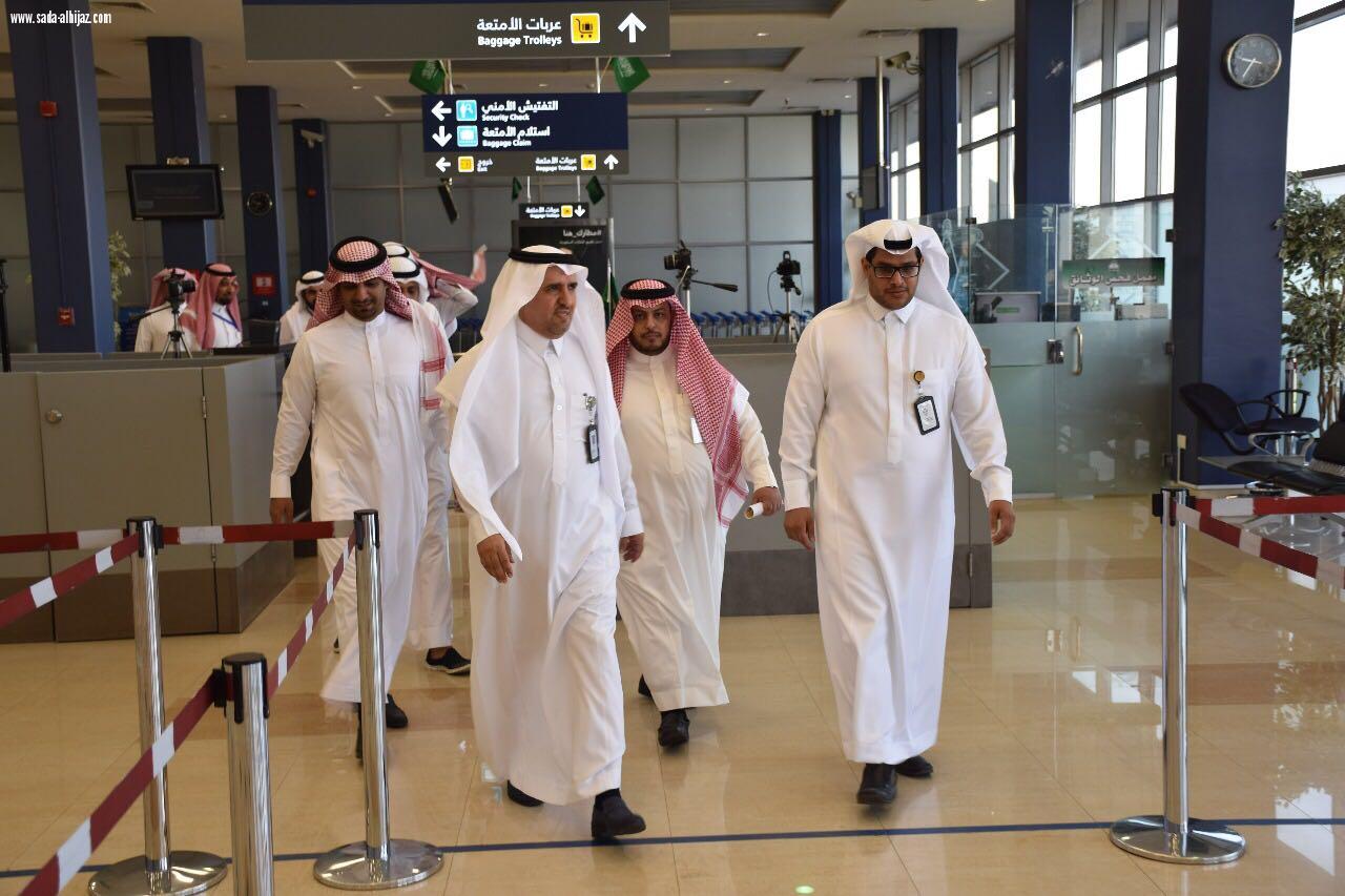 المؤنس يدشن بدء  العمل بمركز المراقبة الصحية بمطار الطائف الدولي