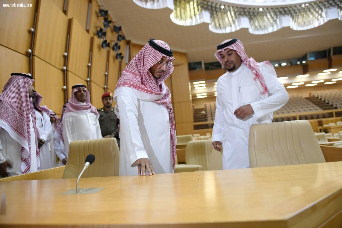 نائب امير  عسير يتفقد مشروع تطوير فندق إنتركونتننتال بالسودة