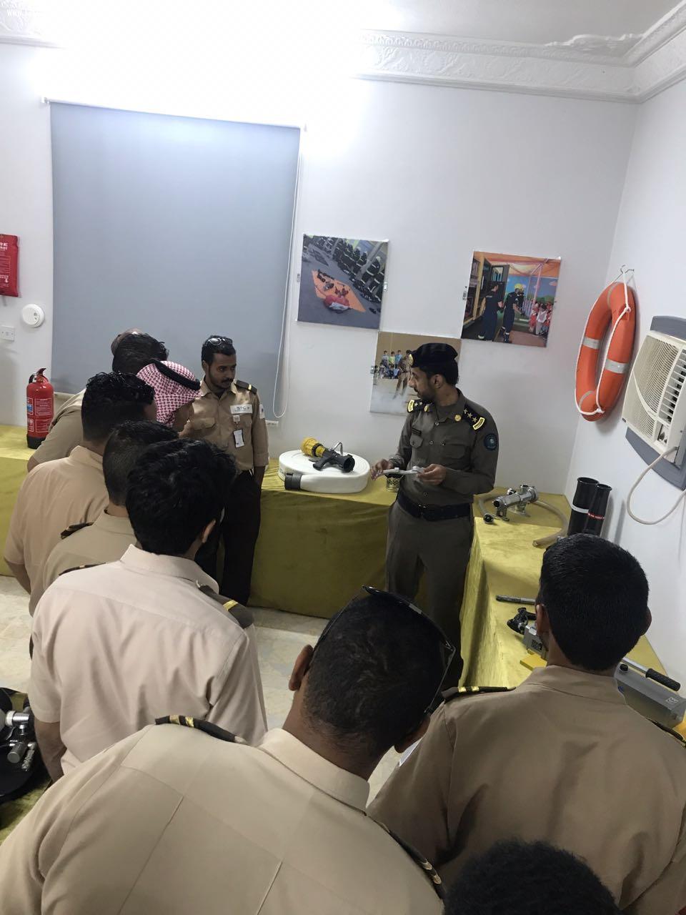 مدني ينبع يعقد برنامج تدريبي في مجال السلامة والإطفاء بشركة الإتصالات السعودية)