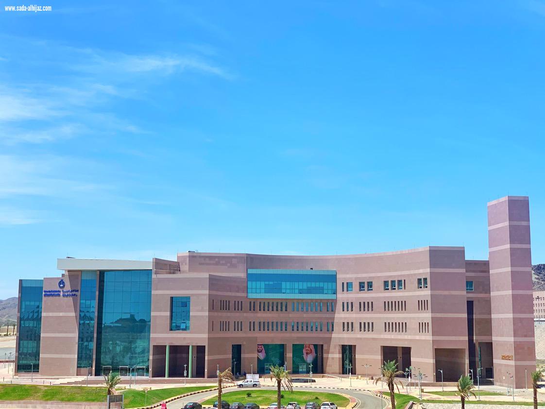 مسؤولو جامعة الباحة : التقويم الدراسي الجديد يعد بمستقبلٍ مزهر للطلبة في التعليم؛ ويعكس اهتمام الدولة بالتعليم وخدمتها للمؤسسات التعليمية