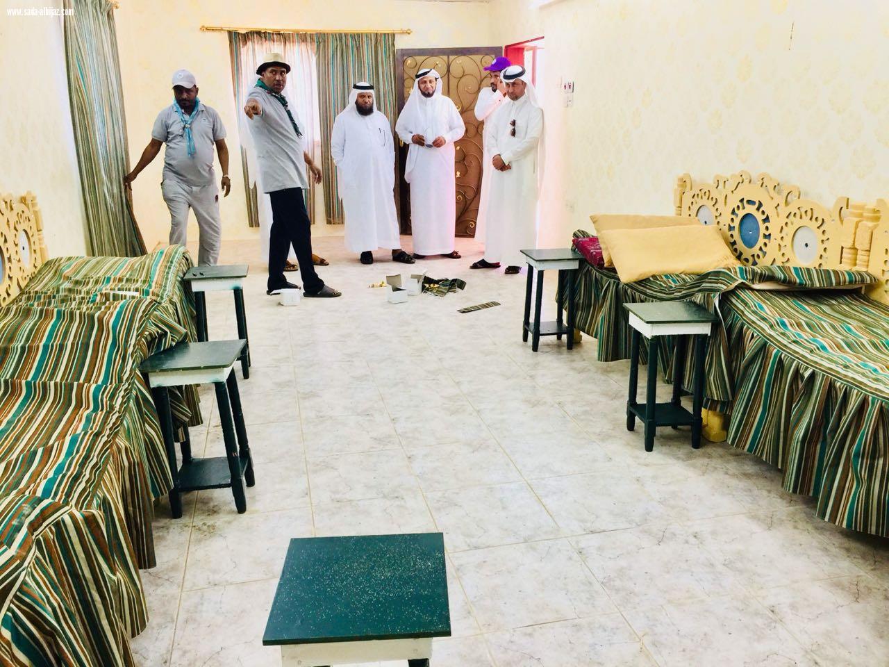 مساعد مدير تعليم محايل يتفقد استعدادات الدارسة التأسيسية 