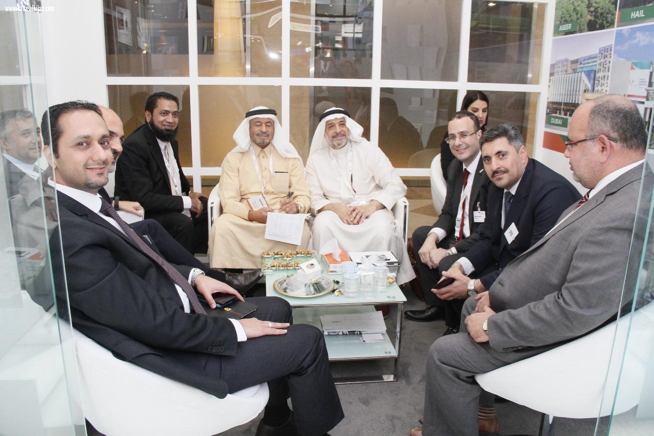 وزير الصحة يزور جناح السعودي الألماني بمعرض صحة العرب في دبي