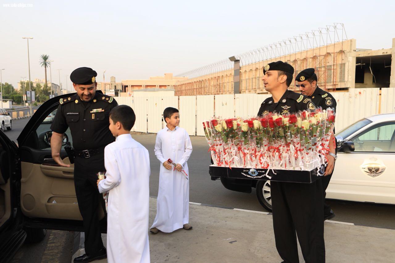بالورد دوريات أمن الطائف تستقبل العام الدراسي الجديد 