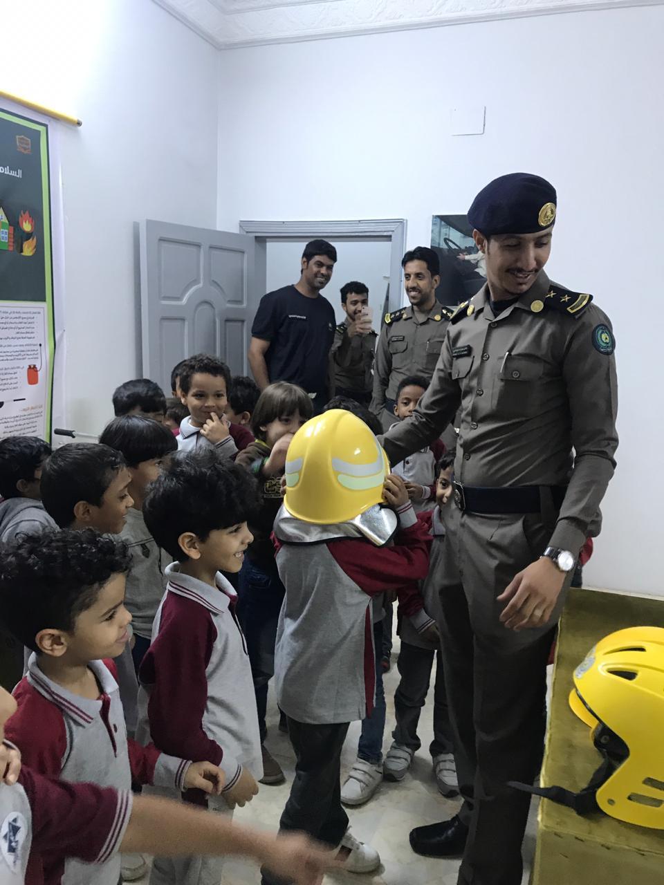 مدني ينبع يستقبل مجموعة من طلاب مدرسة سماء ينبع العالمية و الابتدائية الرابعة بنات و مدرسة الكندي الابتدائية بالهيئة الملكية