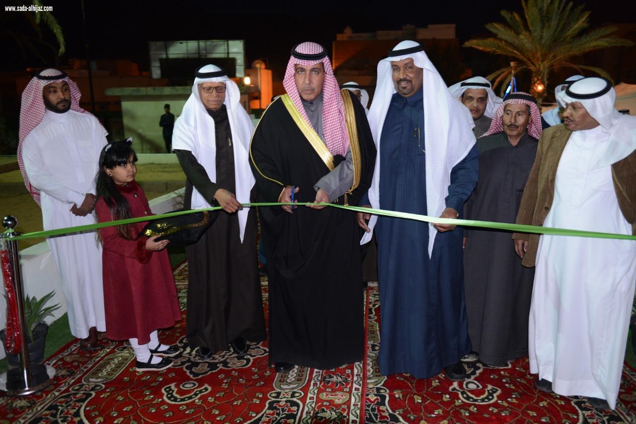 محافظ العلا يفتتح فعاليات أندية مدارس الحي لمهرجان الفوانيس ومهرجان الطفولة والمرح 