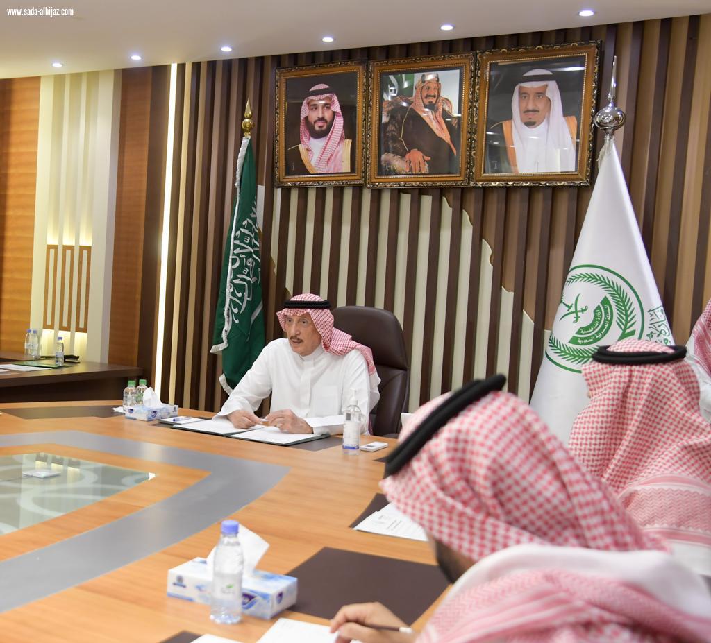 سمو أمير منطقة جازان يطلع عن بعد عبر  الاتصال المرئي- على أعمال شركة أرامكو بالمنطقة والإجراءات الوقائية المنفذة  