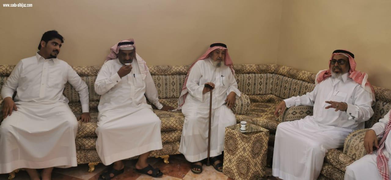 شيخ شمل آل عيسى بني حمد وشيخ الطواهرة آل ناشب يقومون بزيارة شيخ شمل آل مشهور بعد عودته من الرياض