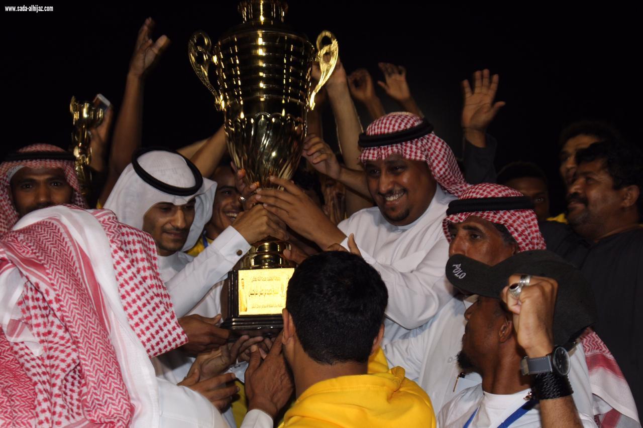 عدد من الشخصيات تحضر نهائي بطولة الشيخ الفقيد أحمد جبران شراحيلي وتتوج الكبشية باللقب.