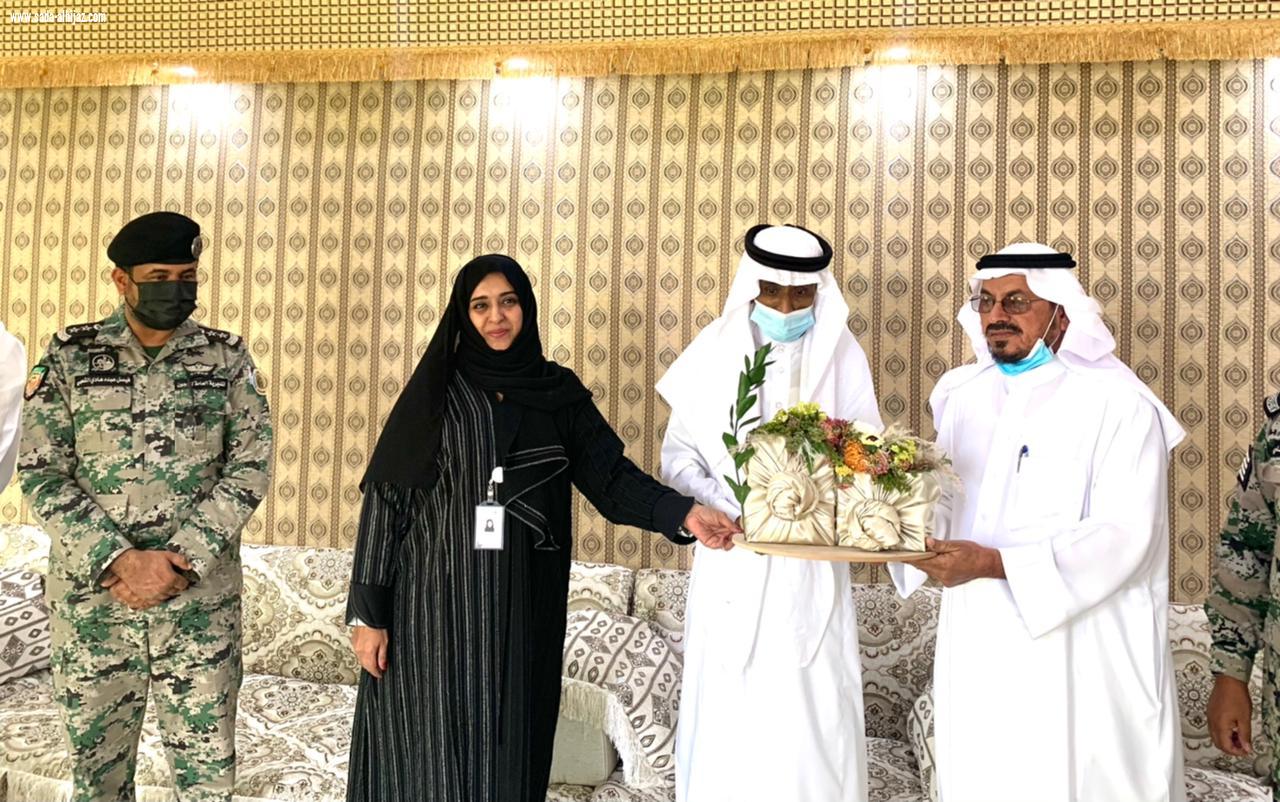 لجنة تراحم جازان تودع اثنين من منسوبيها بعد انتهاء فترة عملهما في اللجنة