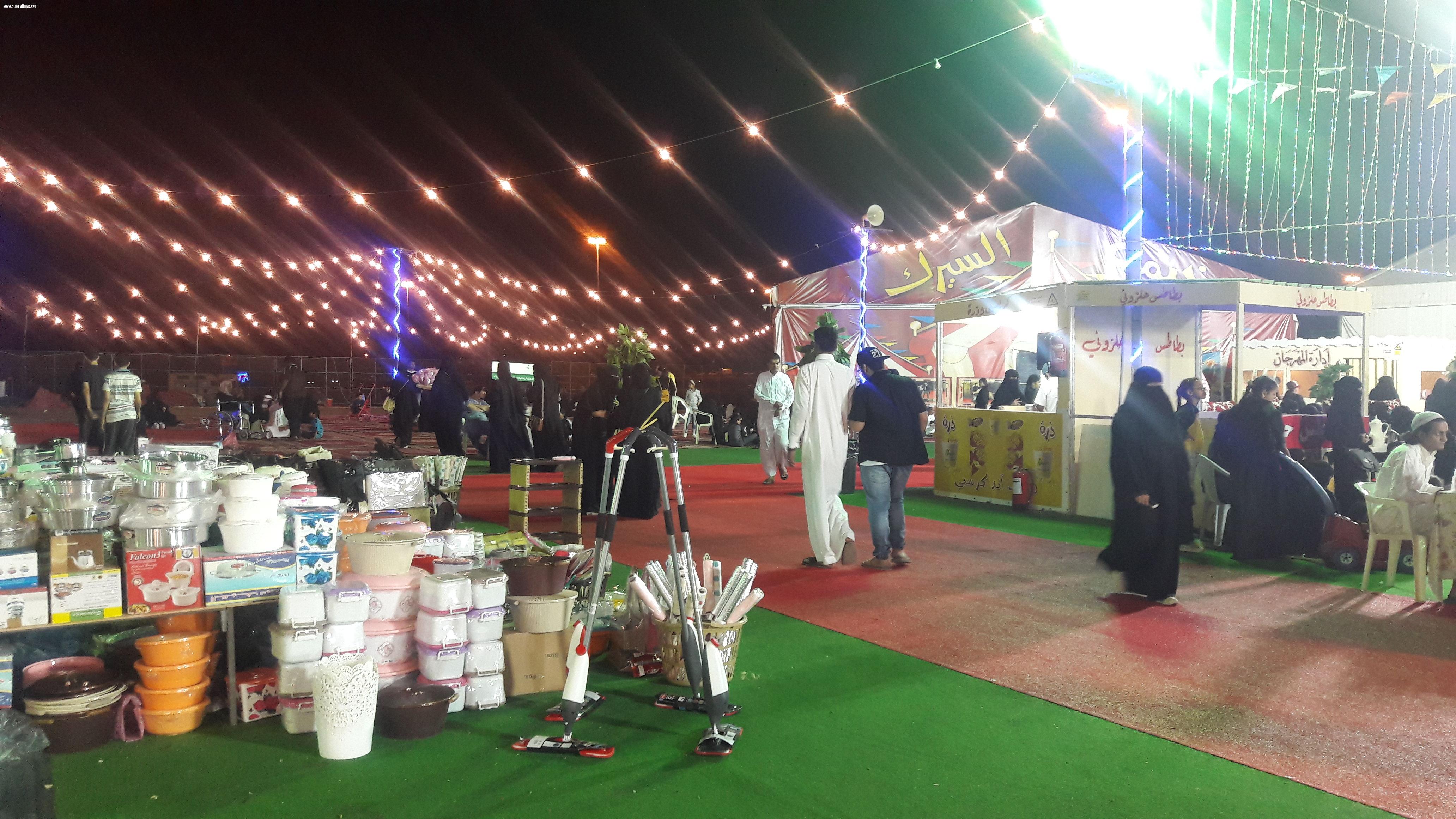 7 آلاف زائر لمهرجان ربيع النوارية 3 يوم الجمعة و نجوم قناة المجد الفضائية يشعللون المسرح بالأناشيد والمسابقات والجوائز