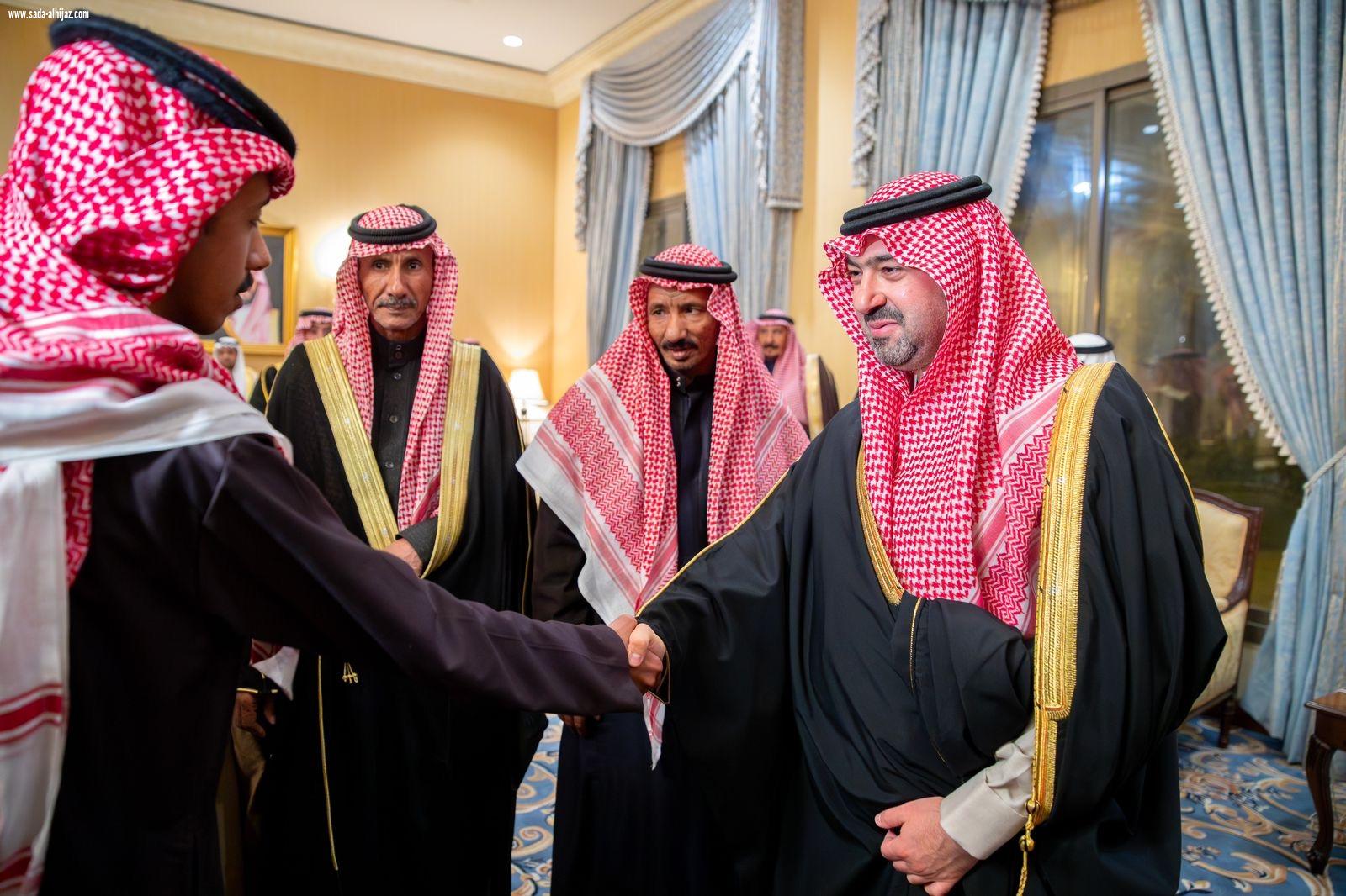 نائب أمير تبوك يستقبل المواطن زايد العطوي المتنازل عن قاتل ابنه لوجه الله تعالى