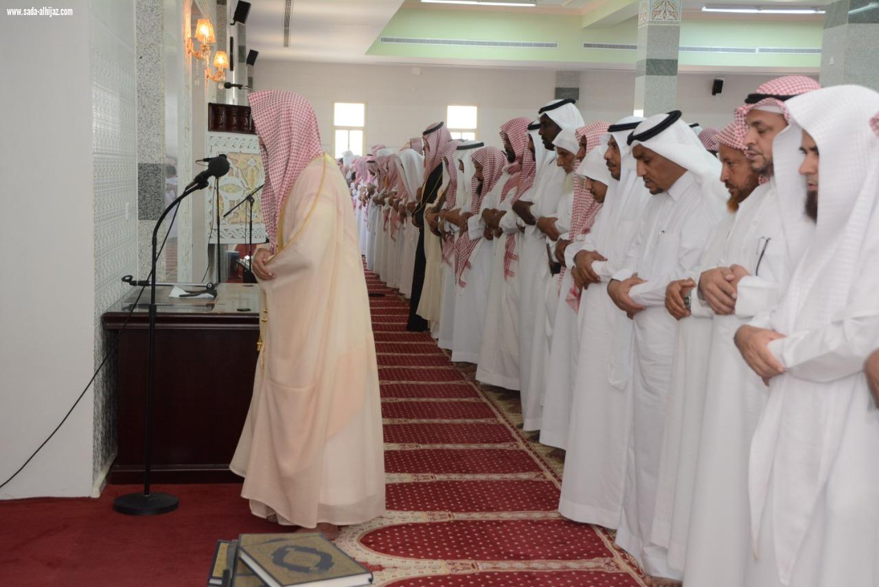 جموع المصلين بمركز بحر أبو سكينه تشيع شهيدي الواجب عسيري والربعي 