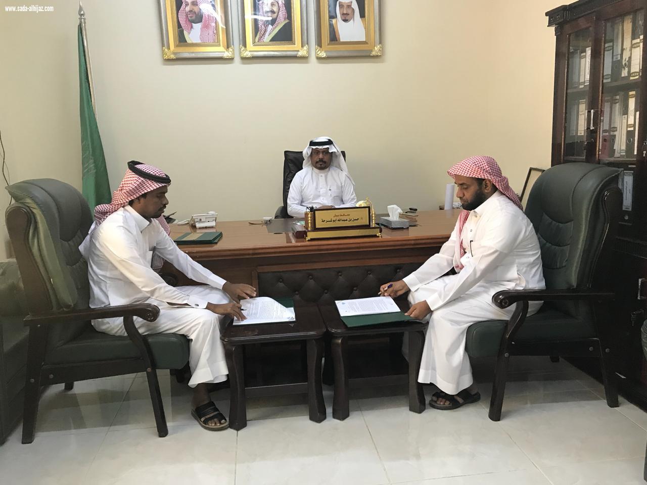 محافظ بيش يشهد اتفاقية تعاون بين جمعية البر والضمان الاجتماعي بمحافظة بيش ومجمع صرح التوفيق الطبي