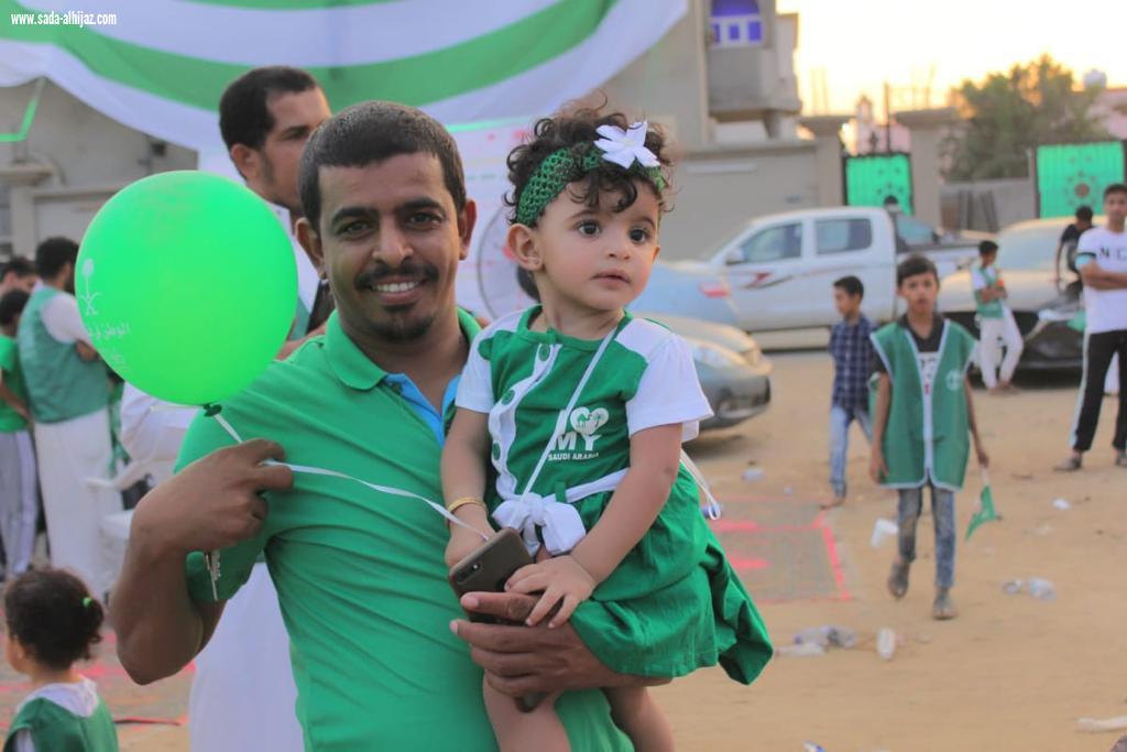 أهالي قامرة يحتفلون باليوم الوطني89 همة حتى القمة