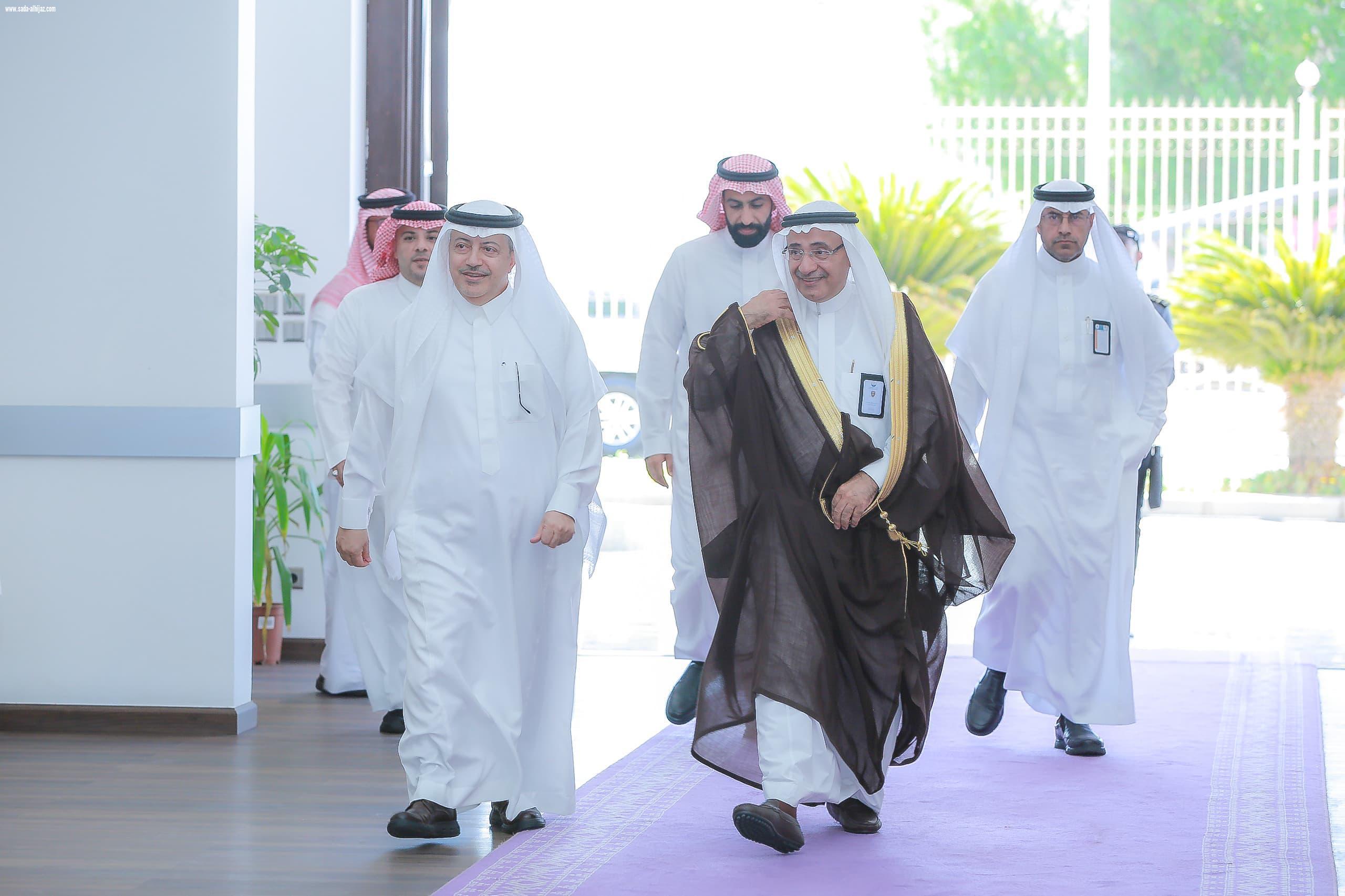 أمين تبوك يقدم ورشة عمل لأكثر من 120 مراقب ومراقبة من جهات حكومية مختلفة  