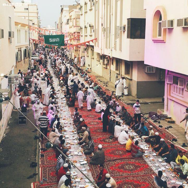 أطول سفرة إفطار صائم عن شهداء الواجب بالطائف. 