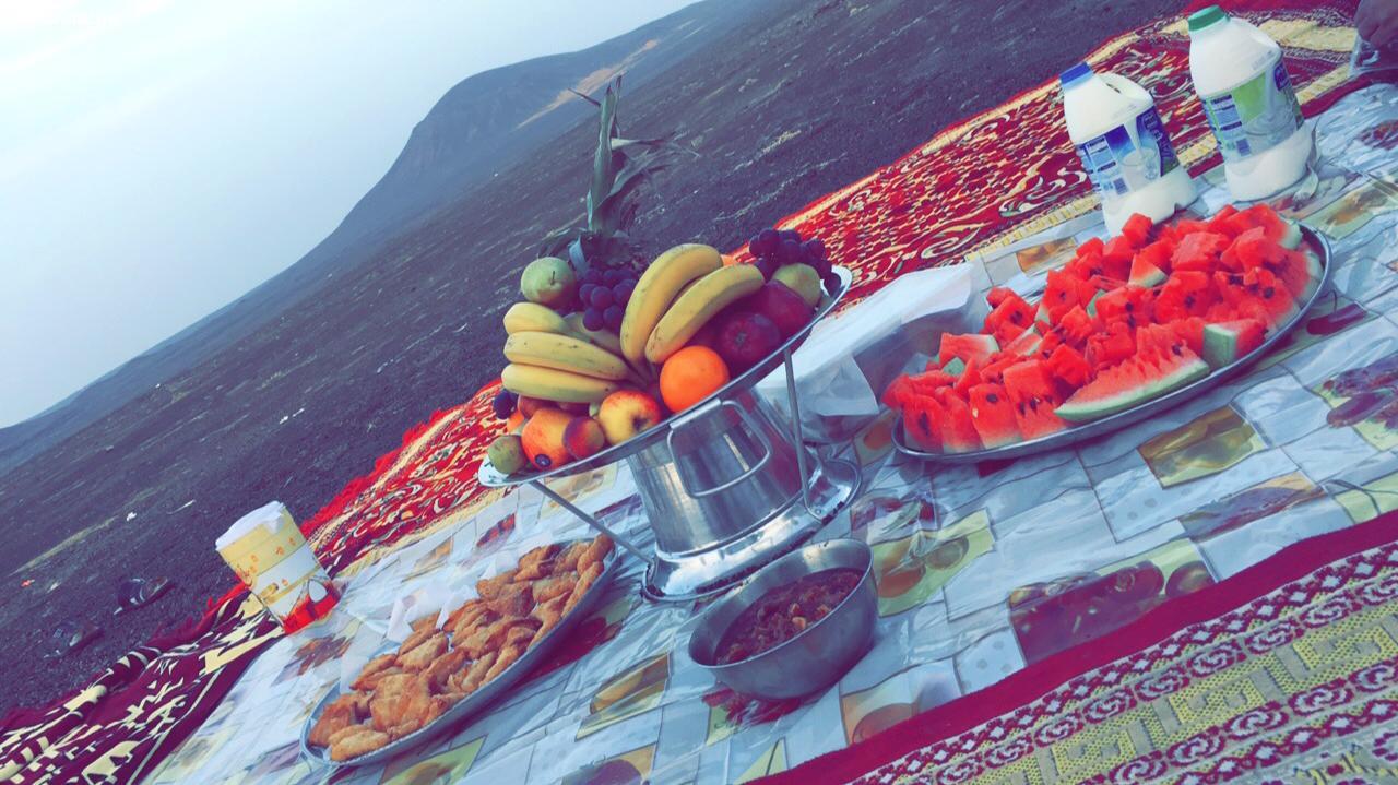 بالصور والفيديو شباب مدينة الحليفة يقيمون افطار جماعيا 