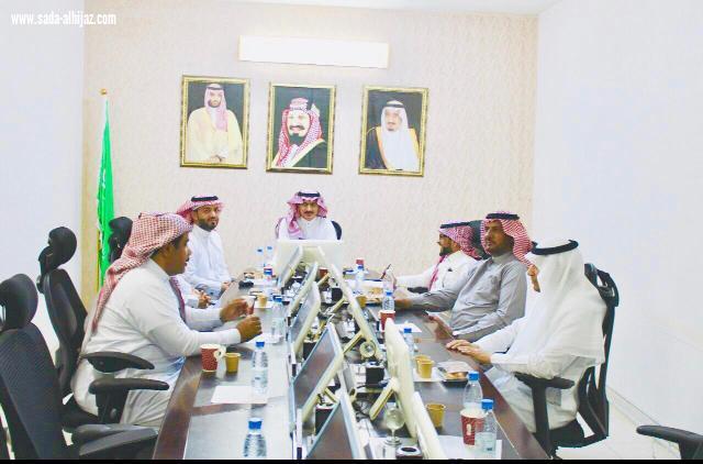 المجلس البلدي بمحافظة الطوال يناقش زيارات  القرى للقاء المواطنيين