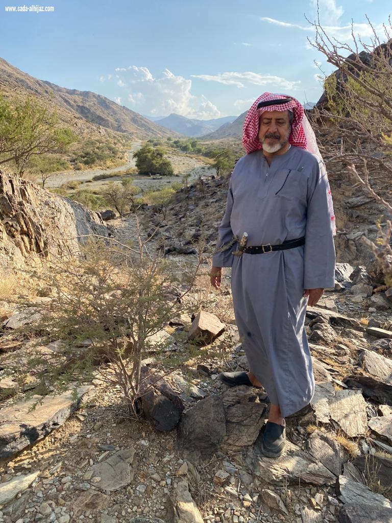 الغامدي يكشف مواقع أثرية في عقيق غامد