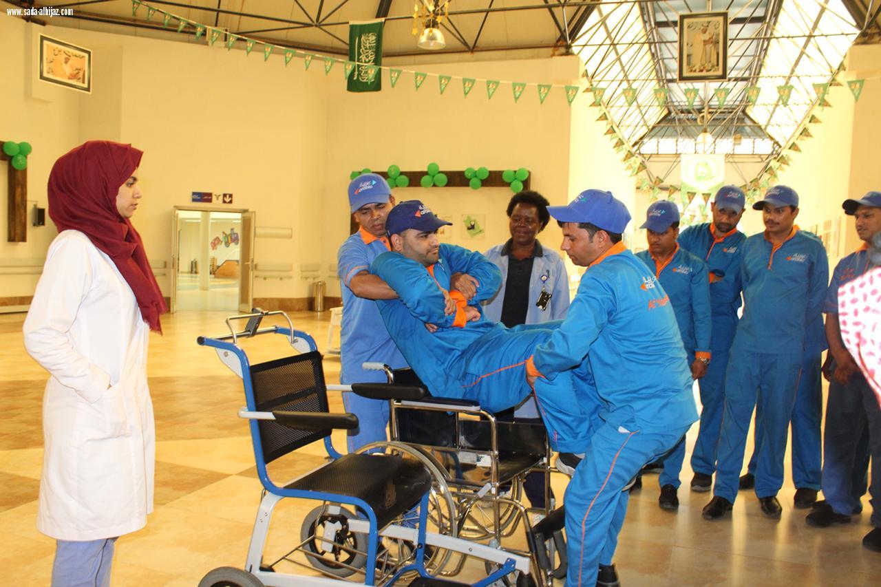 العاملين بمطار المؤسس الجديد يتلقون التدريب على كيفيةالتعامل مع ذوي الاحتياجات الخاصة بمركز الملك عبد الله عبد العزيز لرعاية ذوو القدرات الفائقة