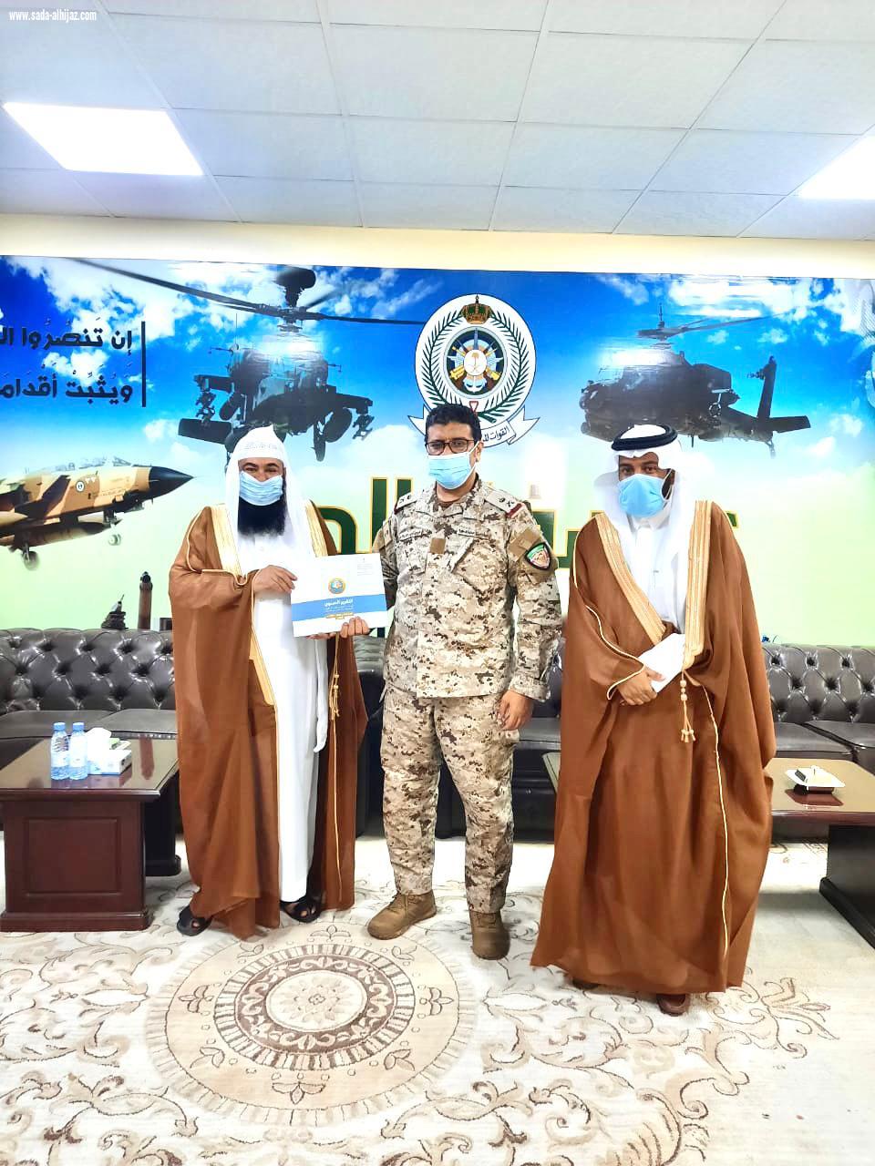 مدير عام فرع الرئاسة العامة لهيئة الأمر بالمعروف بمنطقة نجران يلتقي بقائد قوة نجران.