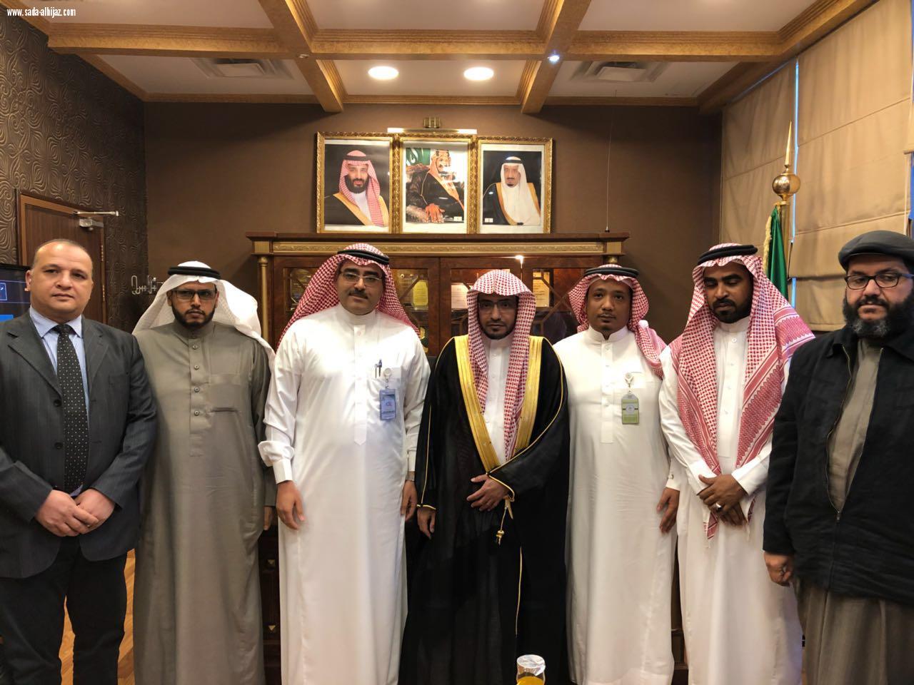 الشيخ صالح المغامسي  يزور مرضى السرطان في مستشفى الملك فهد بالمدينة 