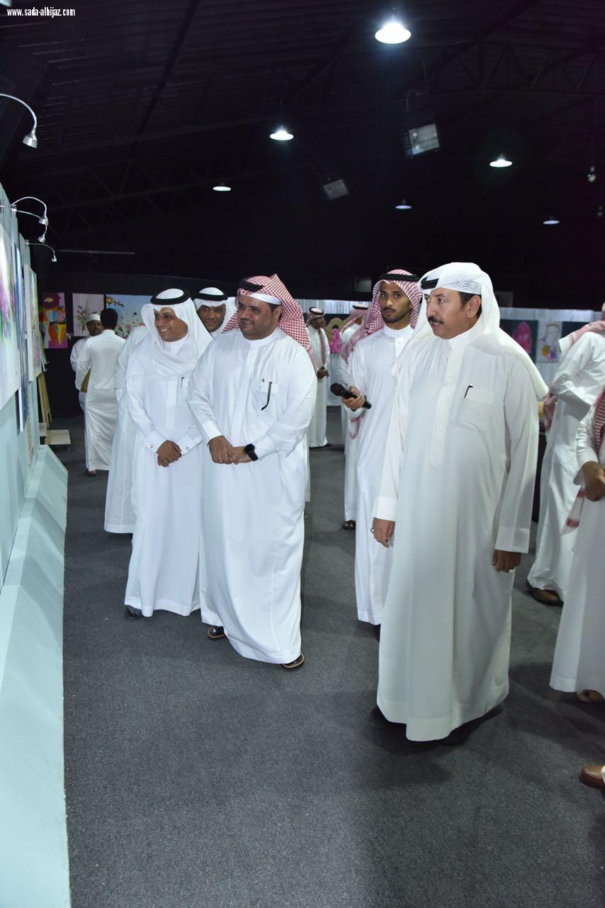 د العبيدي يفتتح معرض مهرجان الورد 14 التشكيلي ويكرم فنانين الطائف