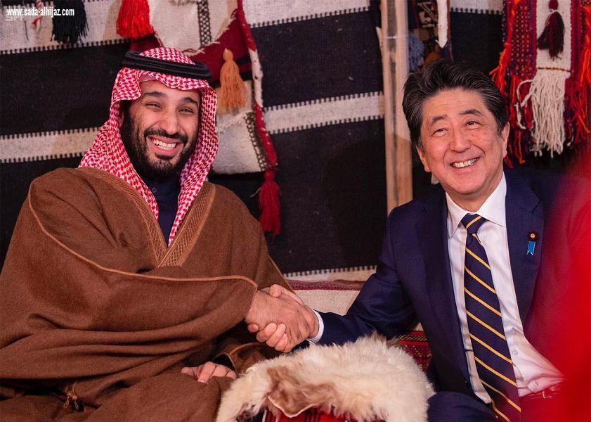 سمو ولي العهد يستقبل رئيس الوزراء الياباني في محافظة العلا 