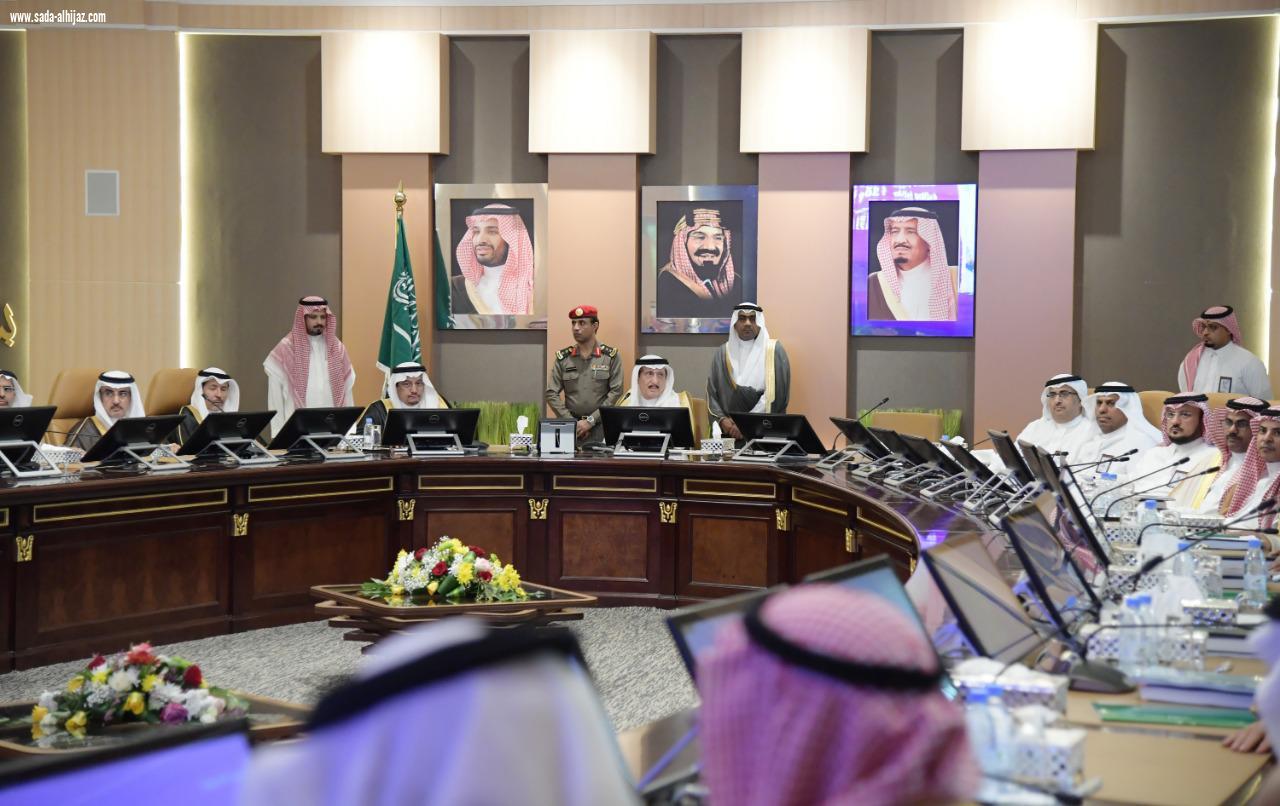 سمو أمير جازان يدشن ويضع حجر الأساس لمشروعات تعليمية بأكثر من 900 مليون ريال 